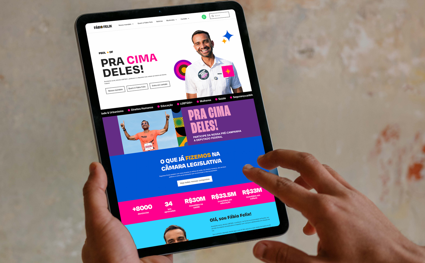 Fabio Felix mandate site on an iPad held in both hands
